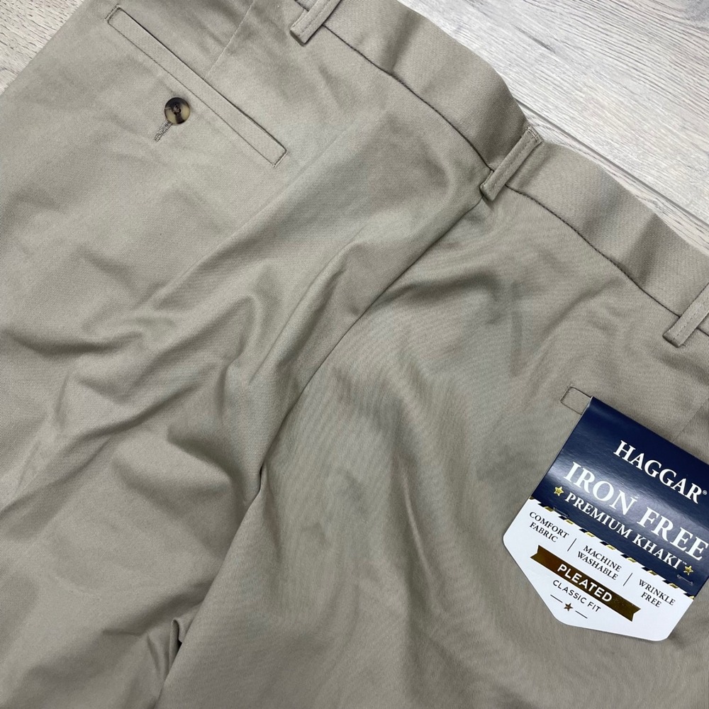 Haggar Iron Free Premium Khaki Pants Mens 42x29 Tan Pleated Classic Fit HC11000